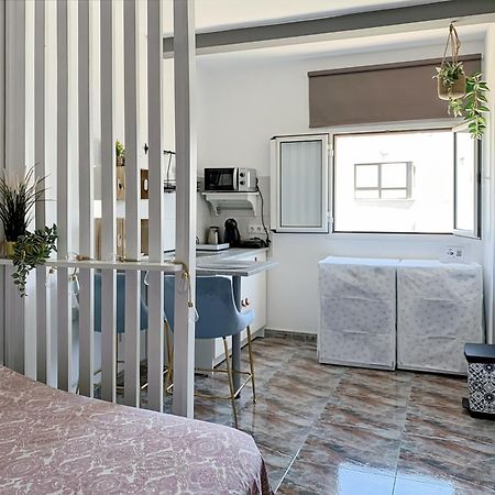 Habitaciones Privadas Cerca De La Playa Y Aeropuerto En Casa Compartida Con Otros Huespedes Playa Honda  Buitenkant foto
