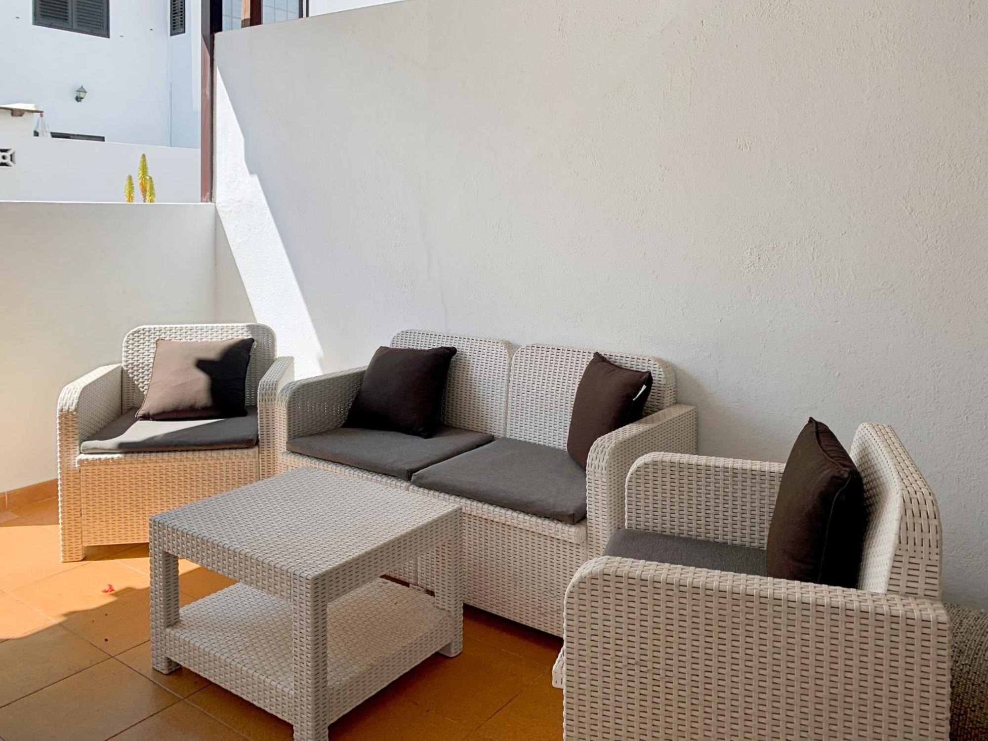 Habitaciones Privadas Cerca De La Playa Y Aeropuerto En Casa Compartida Con Otros Huespedes Playa Honda  Buitenkant foto