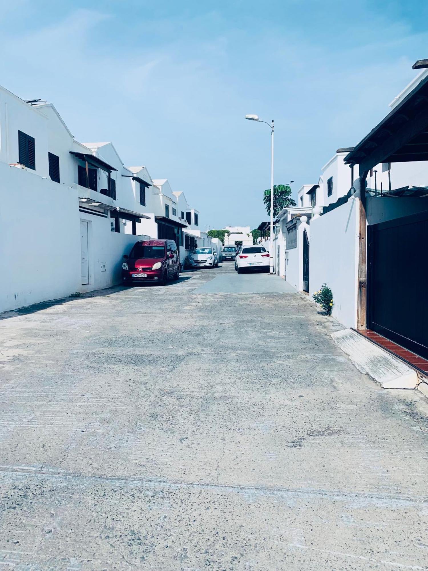 Habitaciones Privadas Cerca De La Playa Y Aeropuerto En Casa Compartida Con Otros Huespedes Playa Honda  Buitenkant foto