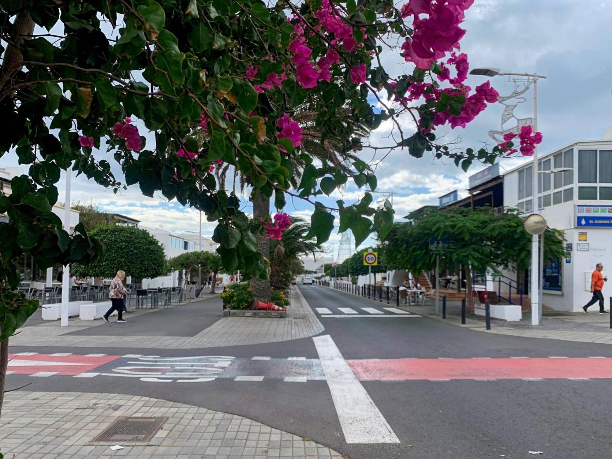 Habitaciones Privadas Cerca De La Playa Y Aeropuerto En Casa Compartida Con Otros Huespedes Playa Honda  Buitenkant foto