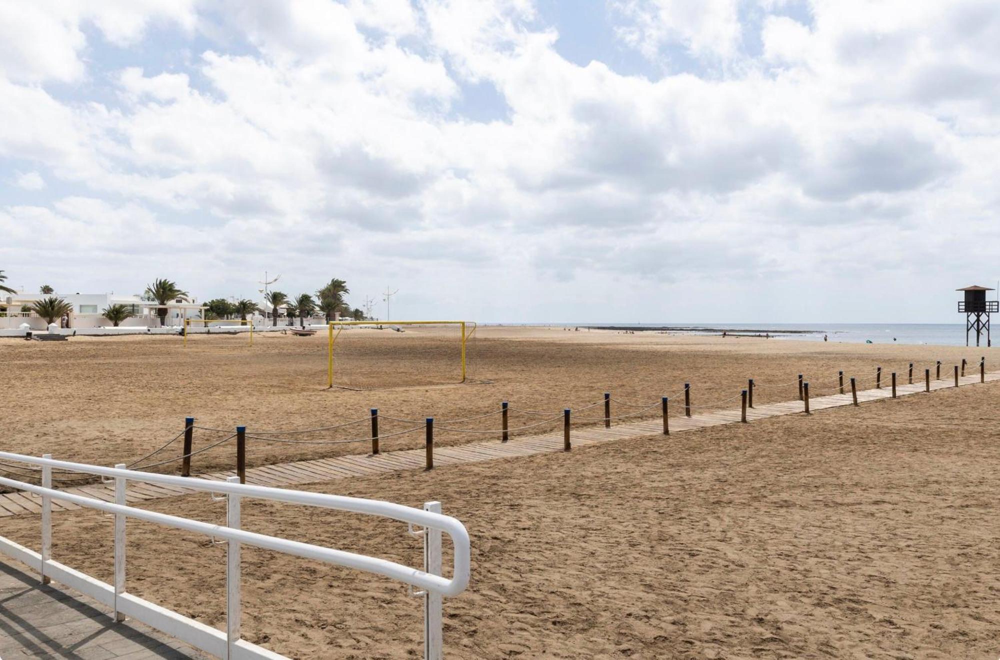 Habitaciones Privadas Cerca De La Playa Y Aeropuerto En Casa Compartida Con Otros Huespedes Playa Honda  Buitenkant foto