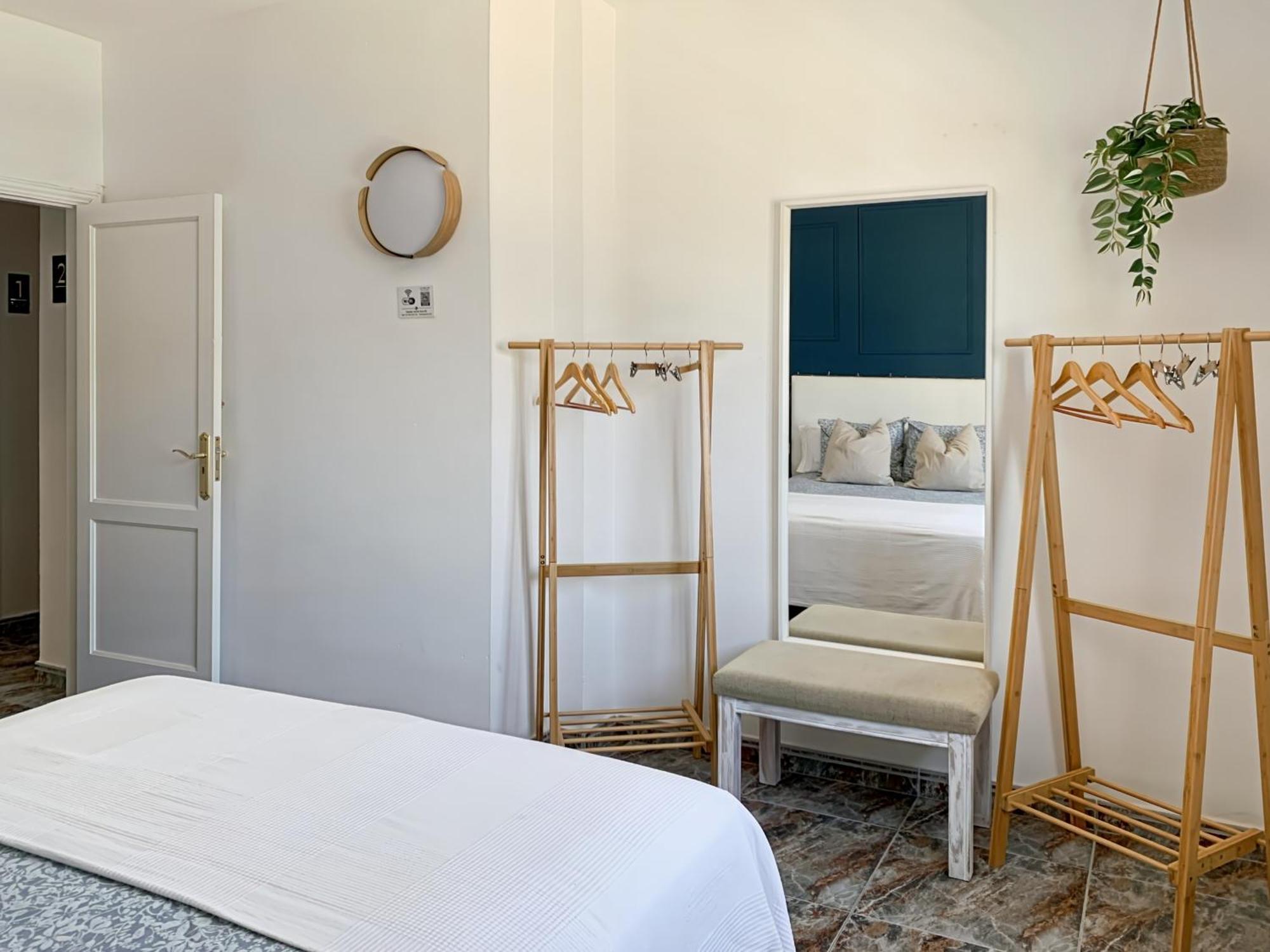 Habitaciones Privadas Cerca De La Playa Y Aeropuerto En Casa Compartida Con Otros Huespedes Playa Honda  Buitenkant foto