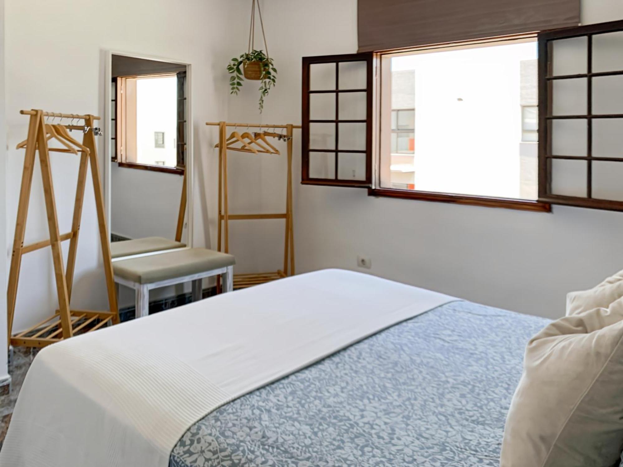 Habitaciones Privadas Cerca De La Playa Y Aeropuerto En Casa Compartida Con Otros Huespedes Playa Honda  Buitenkant foto